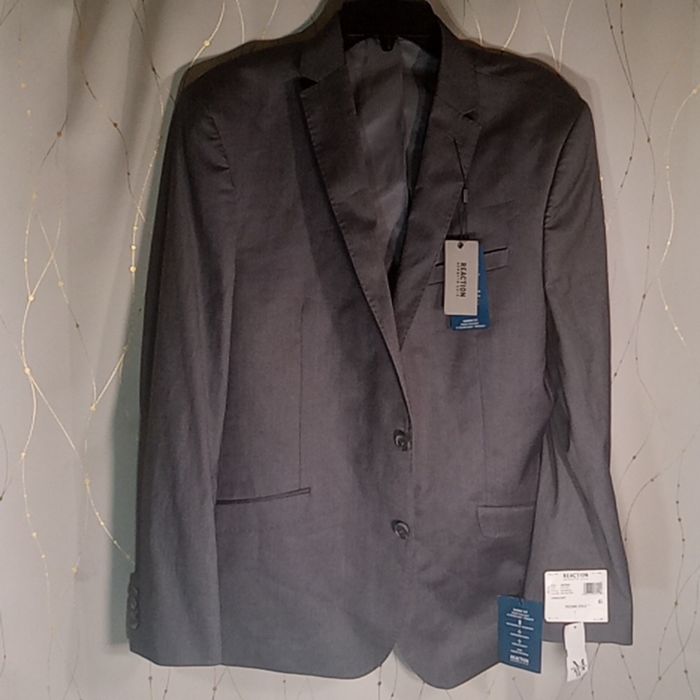 Kenneth Cole Reaction Techni-Cole Silver Grey Blazer Sz 42R. $150 as a 2 piece s